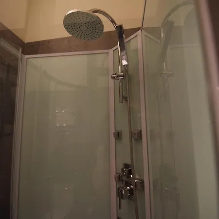 Dirk Suites *